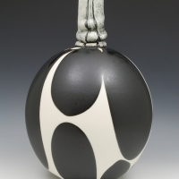 1_Sam-Scott_Black-and-White-Vase-with-Handbuilt-Neck